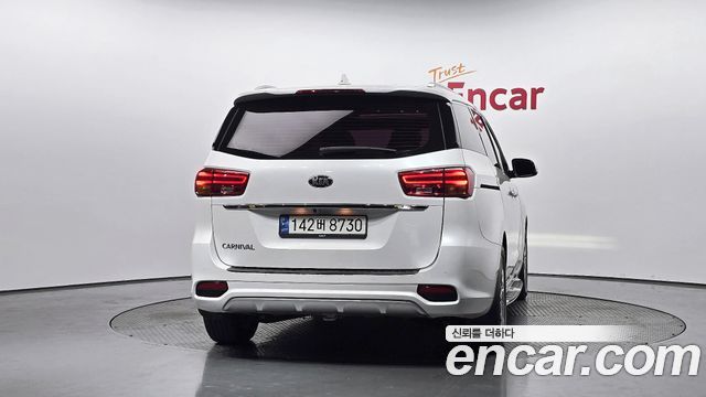 Kia Carnival 9-Seater Prstige 2019 — фото 4