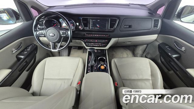 Kia Carnival 9-Seater Prstige 2019 — фото 7