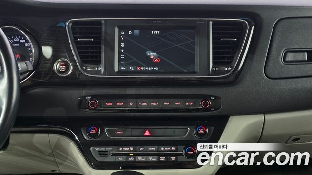 Kia Carnival 9-Seater Prstige 2019 — фото 20