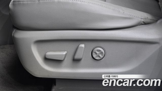 Kia Carnival 9-Seater Prstige 2019 — фото 21
