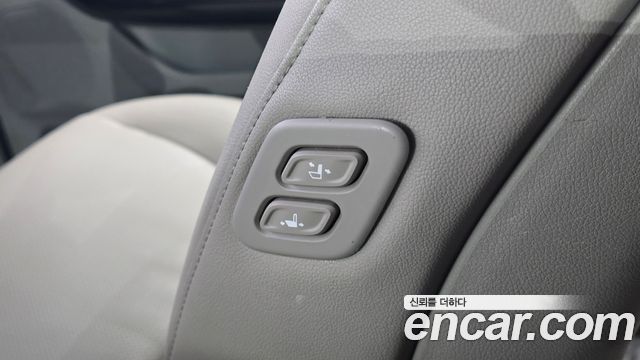 Kia Carnival 9-Seater Prstige 2019 — фото 33
