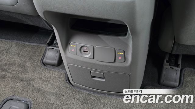 Kia Carnival 9-Seater Prstige 2019 — фото 35