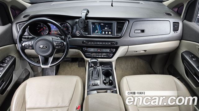 Kia Carnival 9-seater Luxury 2018 — фото 7