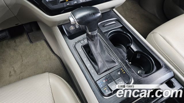 Kia Carnival 9-seater Luxury 2018 — фото 9