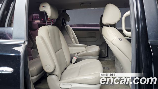 Kia Carnival 9-seater Luxury 2018 — фото 11