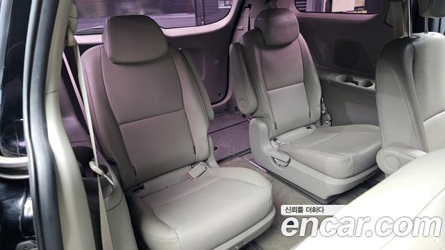 Kia Carnival 9-seater Luxury 2018 — фото 13