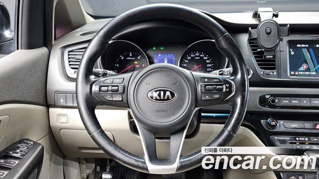 Kia Carnival 9-seater Luxury 2018 — фото 14
