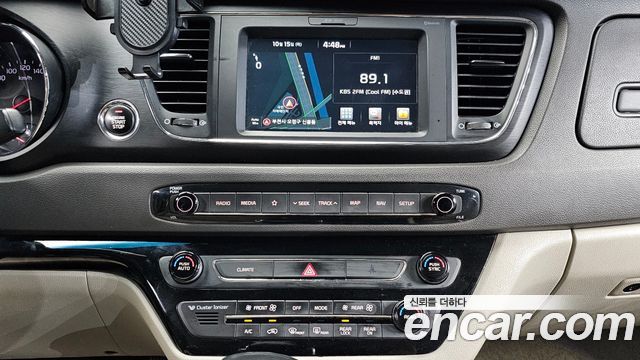 Kia Carnival 9-seater Luxury 2018 — фото 15