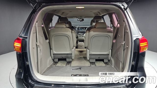 Kia Carnival 9-seater Luxury 2018 — фото 20