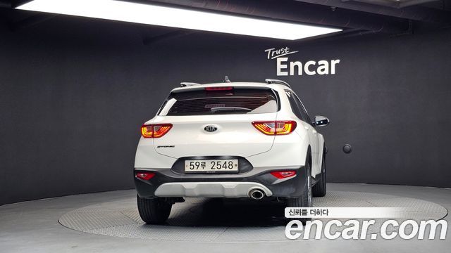 Kia Stonic Diesel 1.6 Prestige 2019 — фото 4