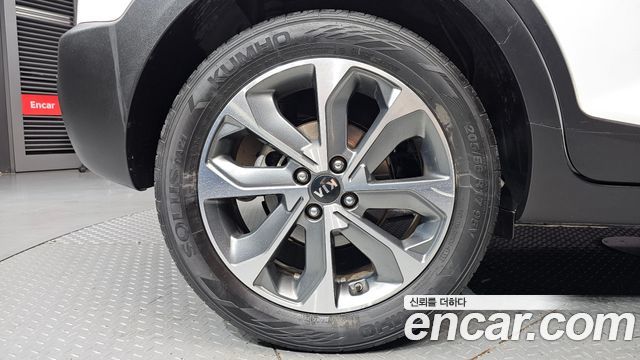 Kia Stonic Diesel 1.6 Prestige 2019 — фото 5