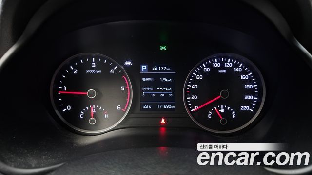 Kia Stonic Diesel 1.6 Prestige 2019 — фото 8