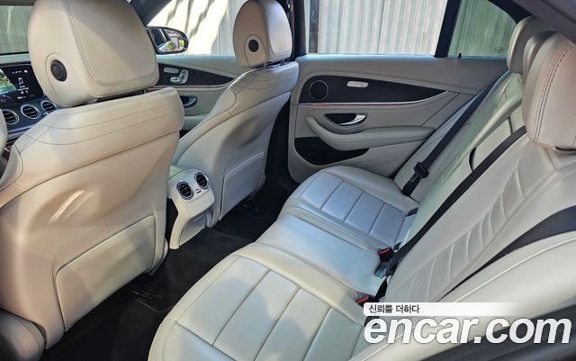 Mercedes-Benz E-Class (W213) E220d 4MATIC AMG Line 2021 — фото 2