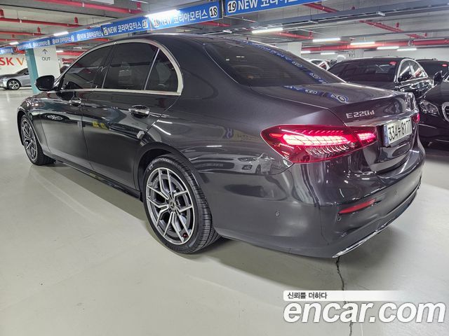 Mercedes-Benz E-Class (W213) E220d 4MATIC AMG Line 2021 — фото 17