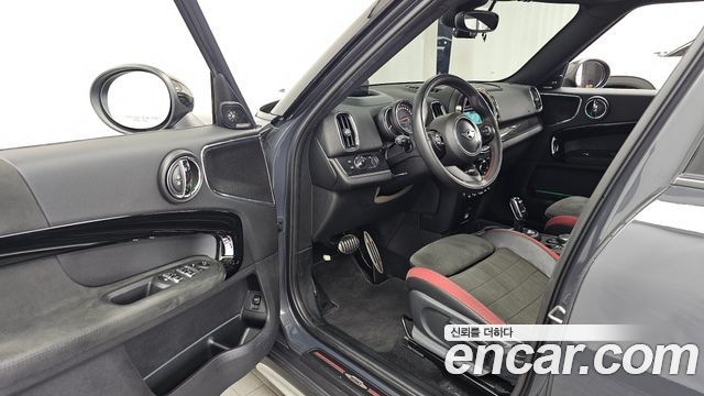 MINI Cooper SD Countryman ALL4 2nd 2019 — фото 10