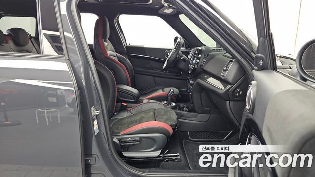 MINI Cooper SD Countryman ALL4 2nd 2019 — фото 11