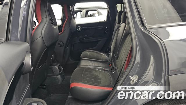 MINI Cooper SD Countryman ALL4 2nd 2019 — фото 12