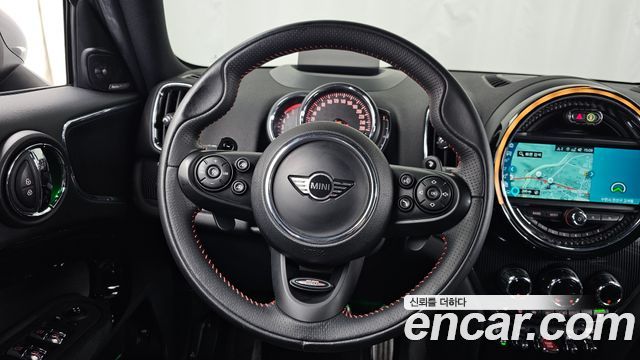 MINI Cooper SD Countryman ALL4 2nd 2019 — фото 13