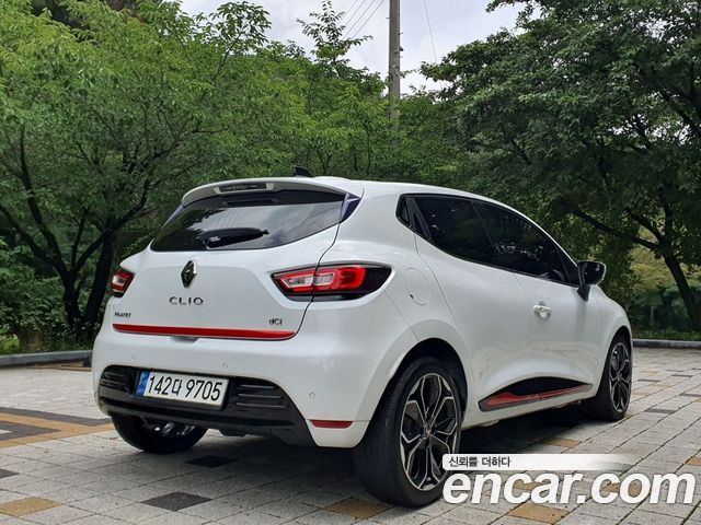 Renault Korea Clio Intens 2018 — фото 3