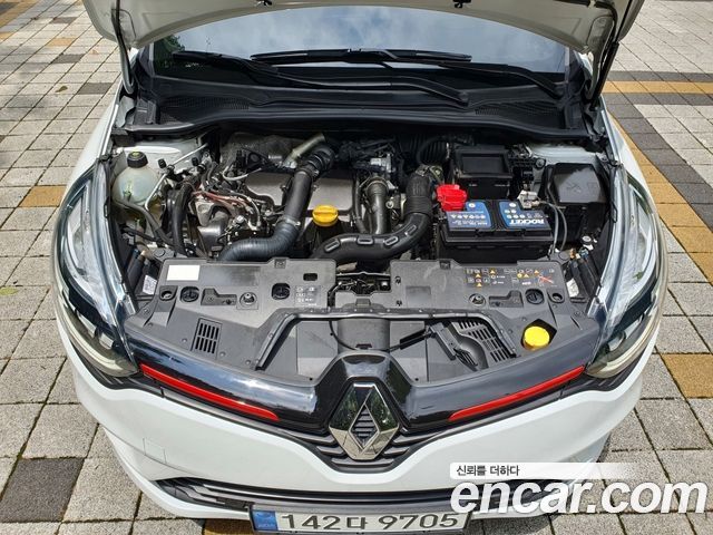 Renault Korea Clio Intens 2018 — фото 10