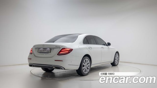 Mercedes-Benz E-Class (W213) E300 4MATIC Exclusive 2019 — фото 2