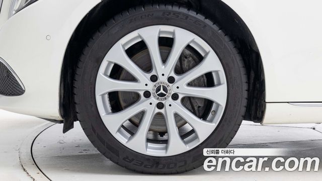 Mercedes-Benz E-Class (W213) E300 4MATIC Exclusive 2019 — фото 5