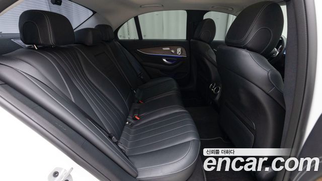 Mercedes-Benz E-Class (W213) E300 4MATIC Exclusive 2019 — фото 10