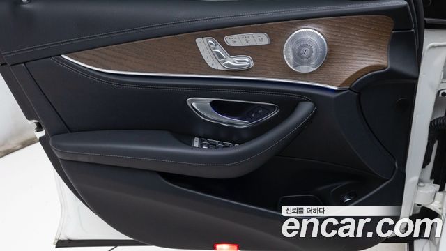 Mercedes-Benz E-Class (W213) E300 4MATIC Exclusive 2019 — фото 19