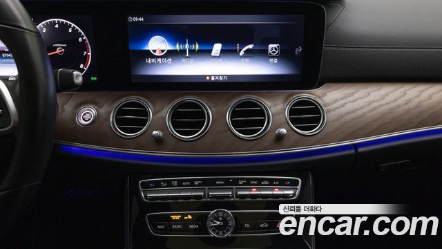 Mercedes-Benz E-Class (W213) E300 4MATIC Exclusive 2019 — фото 20