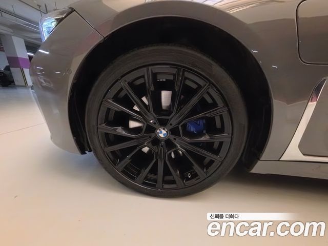 BMW 7 Series (G11) 745Le iPerformance M Sport 2020 — фото 15