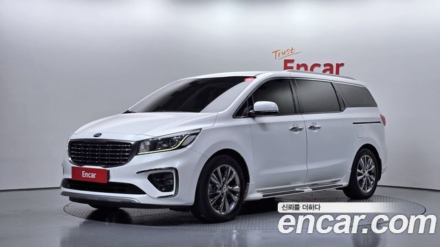 Kia Carnival 9-Seater Prstige