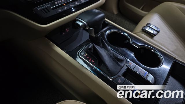 Kia Carnival 9-Seater Prstige 2019 — фото 9