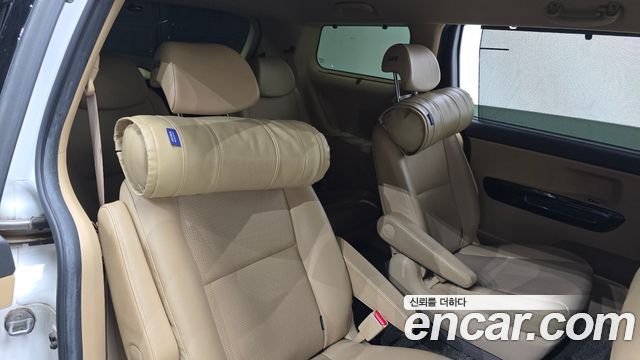 Kia Carnival 9-Seater Prstige 2019 — фото 11