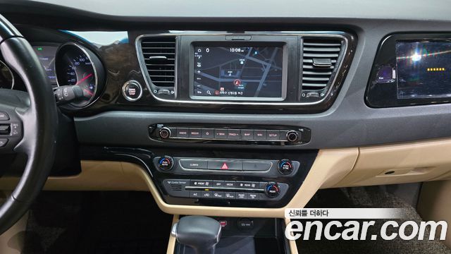 Kia Carnival 9-Seater Prstige 2019 — фото 16