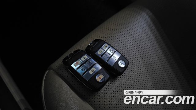Kia Carnival 9-Seater Prstige 2019 — фото 17
