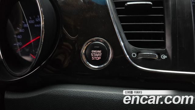 Kia Carnival 9-Seater Prstige 2019 — фото 18