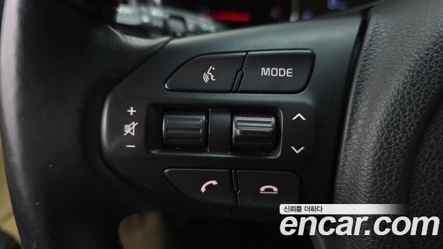 Kia Carnival 9-Seater Prstige 2019 — фото 19