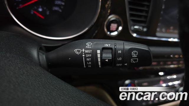 Kia Carnival 9-Seater Prstige 2019 — фото 28