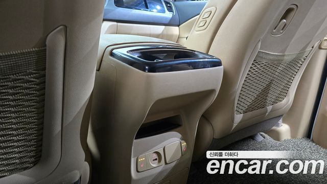 Kia Carnival 9-Seater Prstige 2019 — фото 31