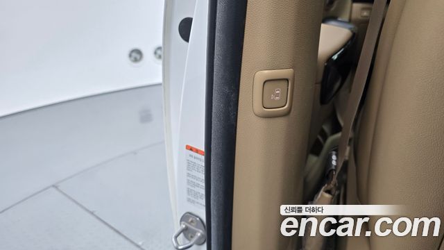 Kia Carnival 9-Seater Prstige 2019 — фото 33