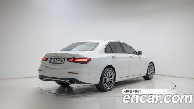 Mercedes-Benz E-Class (W213) E220d 4MATIC AMG Line 2021 — фото 2
