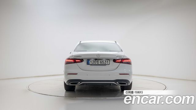 Mercedes-Benz E-Class (W213) E220d 4MATIC AMG Line 2021 — фото 4