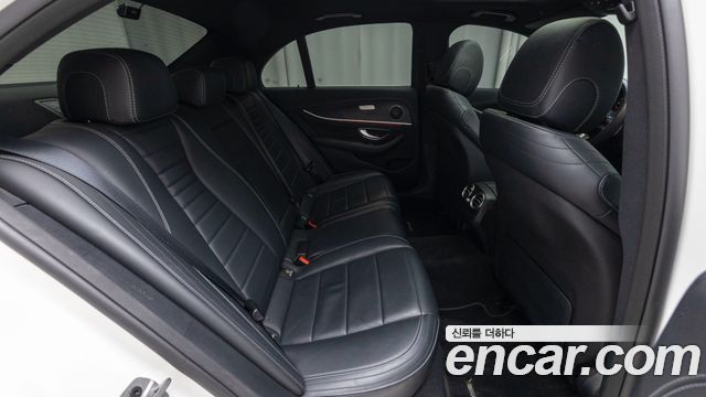 Mercedes-Benz E-Class (W213) E220d 4MATIC AMG Line 2021 — фото 10