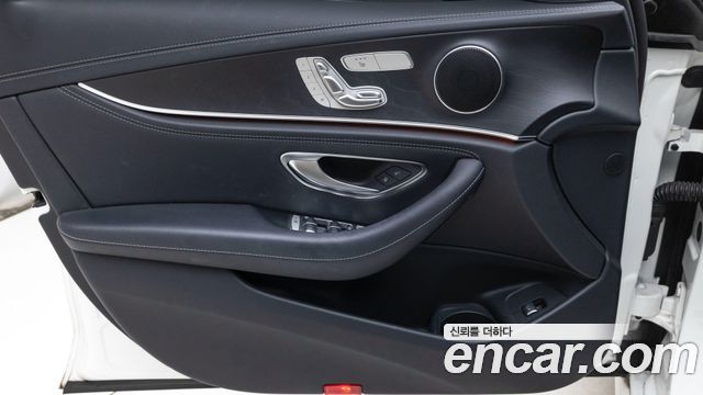 Mercedes-Benz E-Class (W213) E220d 4MATIC AMG Line 2021 — фото 19