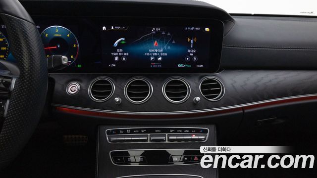 Mercedes-Benz E-Class (W213) E220d 4MATIC AMG Line 2021 — фото 20