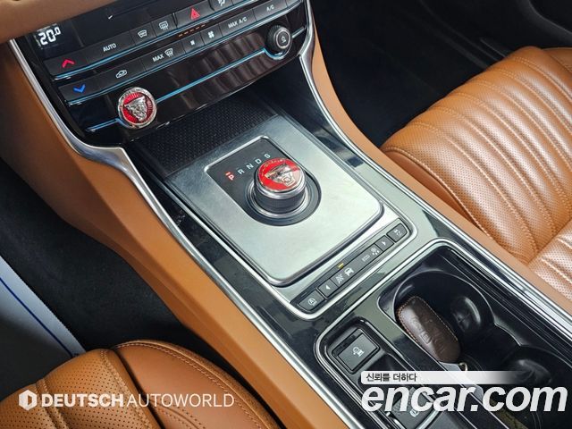 Jaguar XF (X260) 20d Portfolio 2019 — фото 9