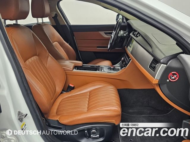 Jaguar XF (X260) 20d Portfolio 2019 — фото 10