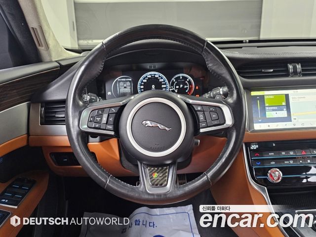 Jaguar XF (X260) 20d Portfolio 2019 — фото 17