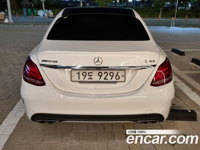 Mercedes-Benz C-Class (W205) C43 AMG 4MATIC 2018 — фото 4