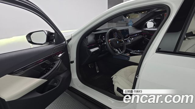 BMW 5 Series (G60) 520i M Sport 2025 — фото 10
